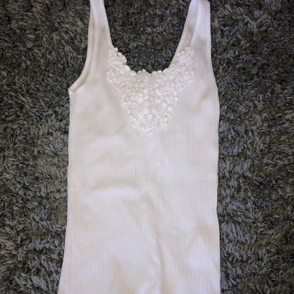White hollister tank
